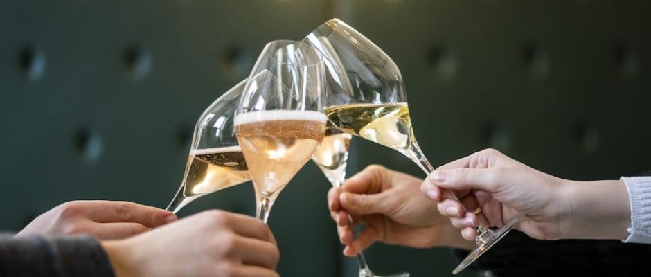 Gemeinsam das feine Prickeln im Glas feiern, dazu laden viele österreichische Sekthersteller von 18. bis 25. Oktober ein.